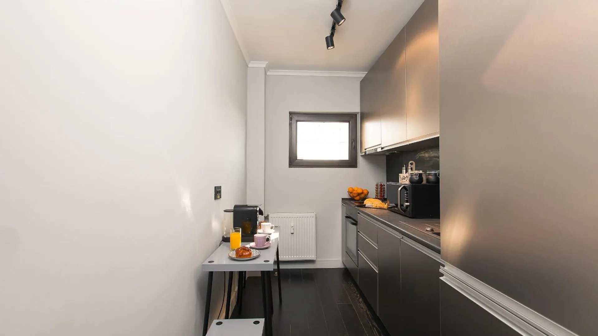 Luxurious Urban Retreat With Unmatched Comfort Βουκουρέστι Διαμέρισμα