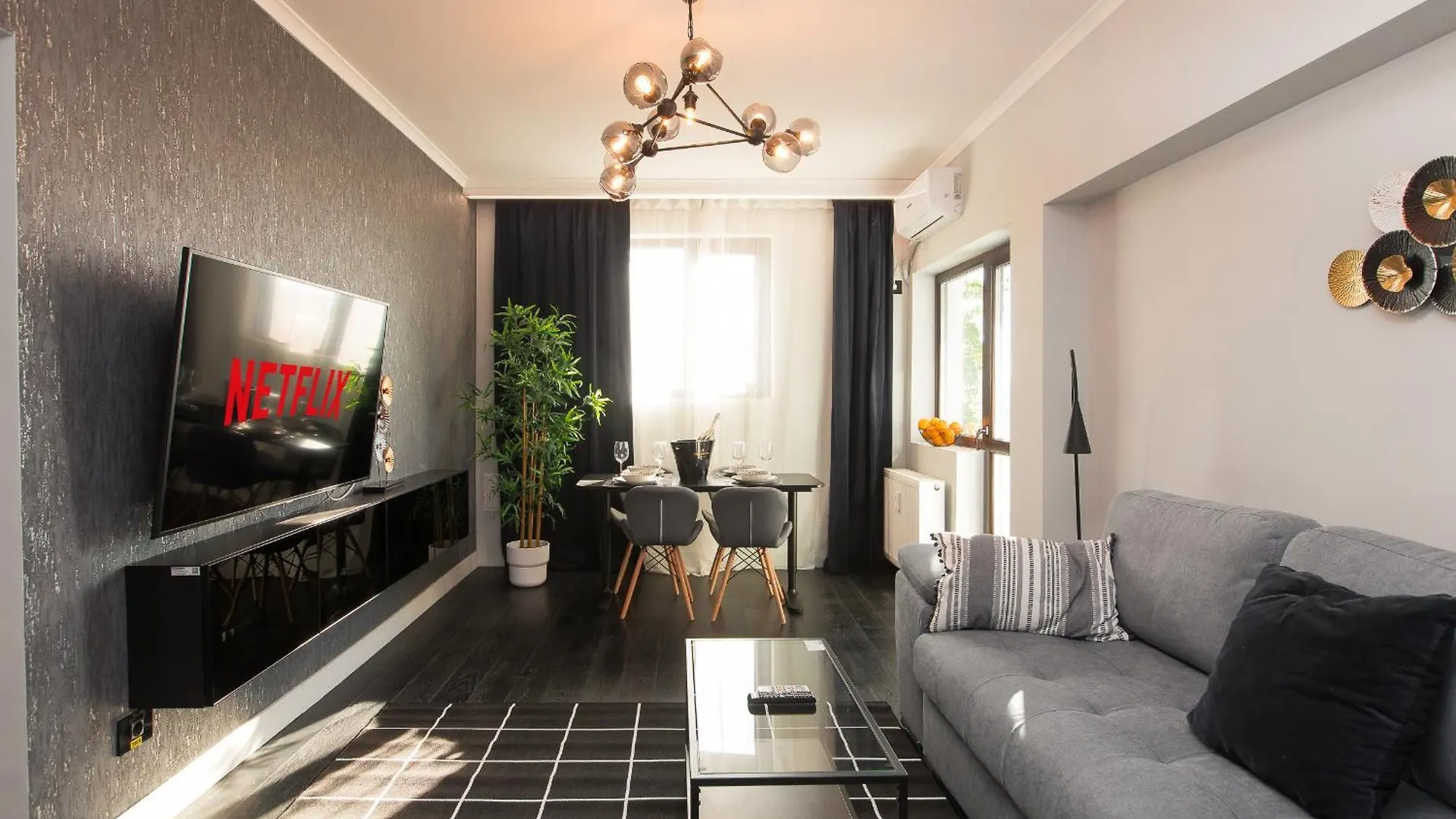 Διαμέρισμα Luxurious Urban Retreat With Unmatched Comfort Βουκουρέστι Ρουμανία
